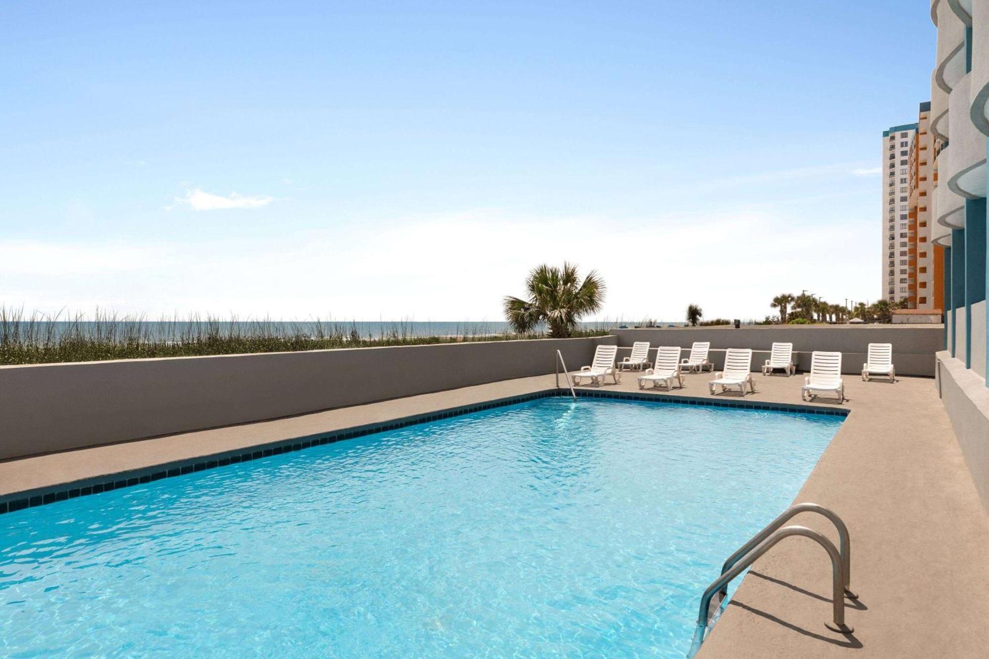 Days Inn By Wyndham Myrtle Beach-Beach Front Екстериор снимка