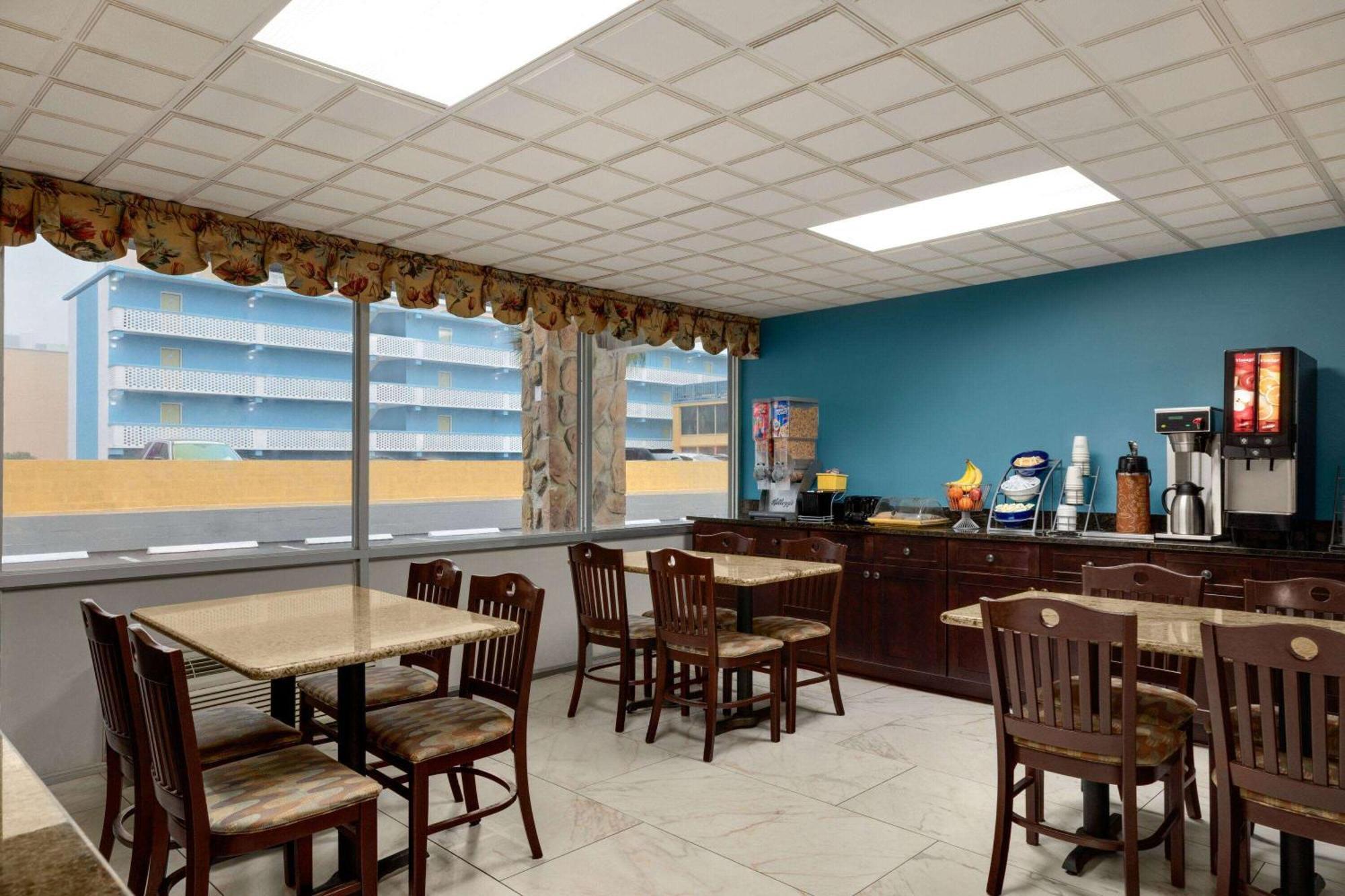 Days Inn By Wyndham Myrtle Beach-Beach Front Екстериор снимка
