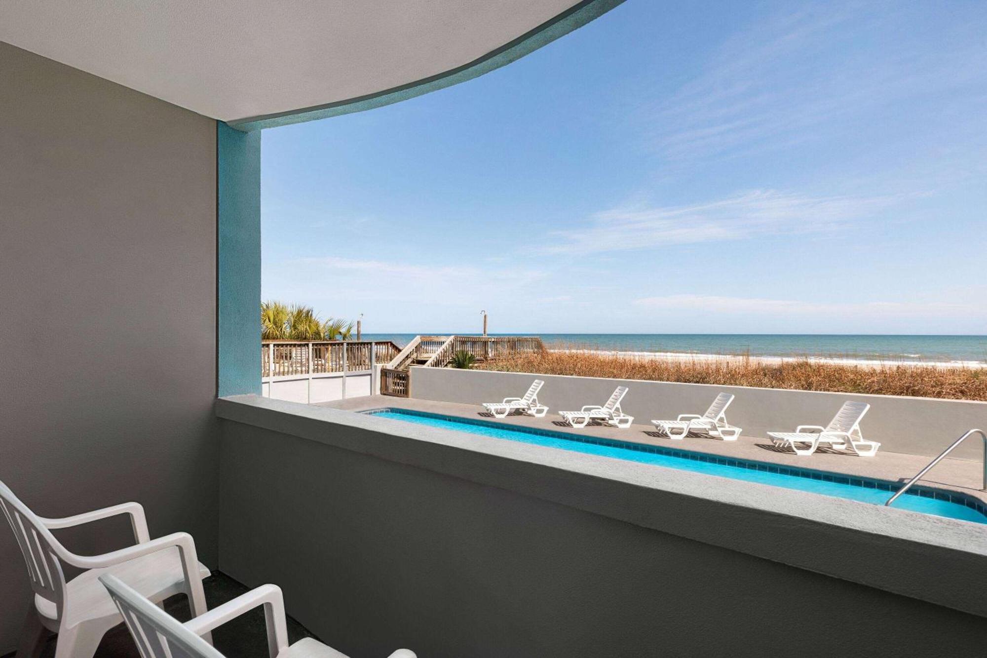 Days Inn By Wyndham Myrtle Beach-Beach Front Екстериор снимка