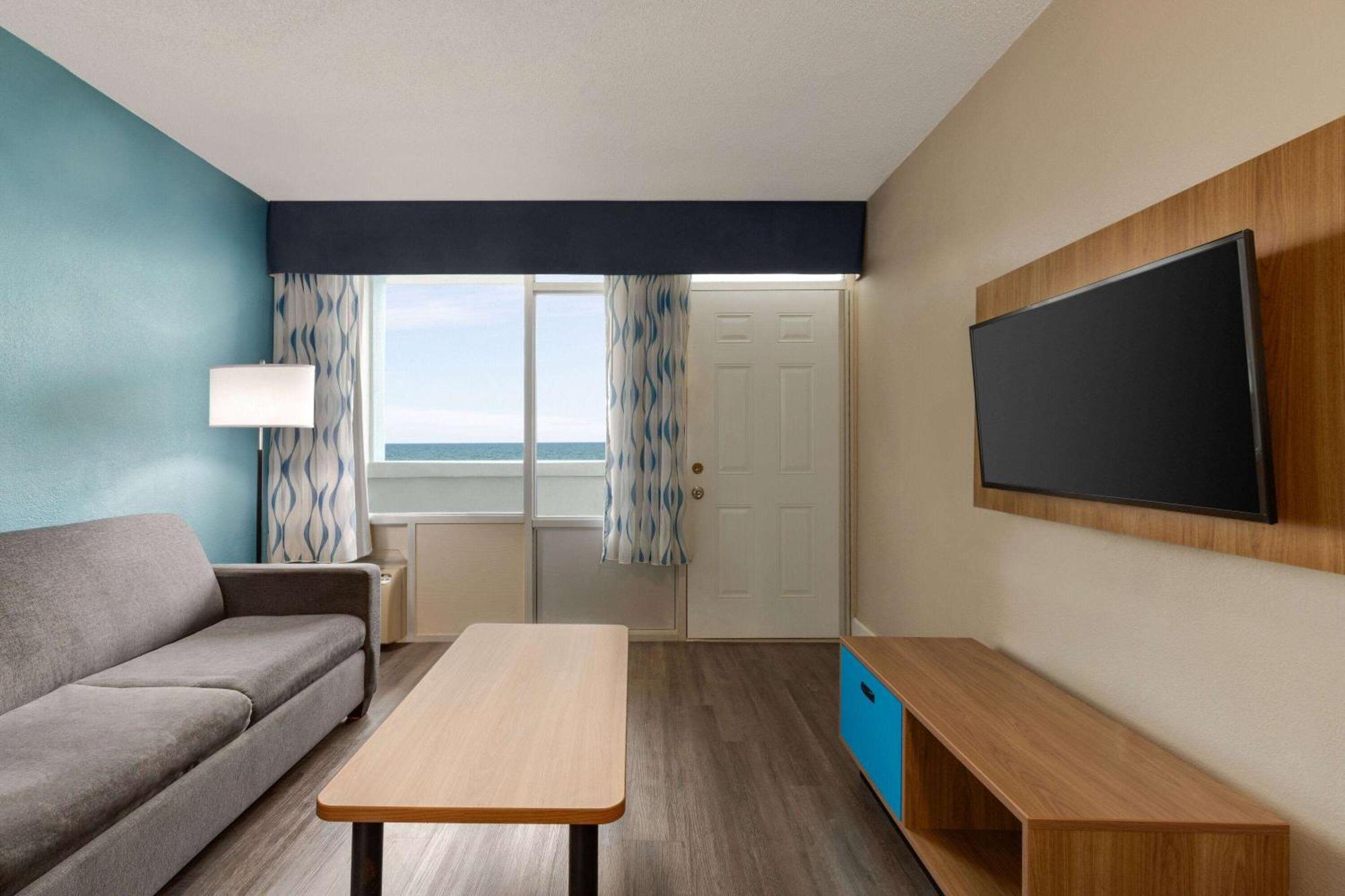 Days Inn By Wyndham Myrtle Beach-Beach Front Екстериор снимка