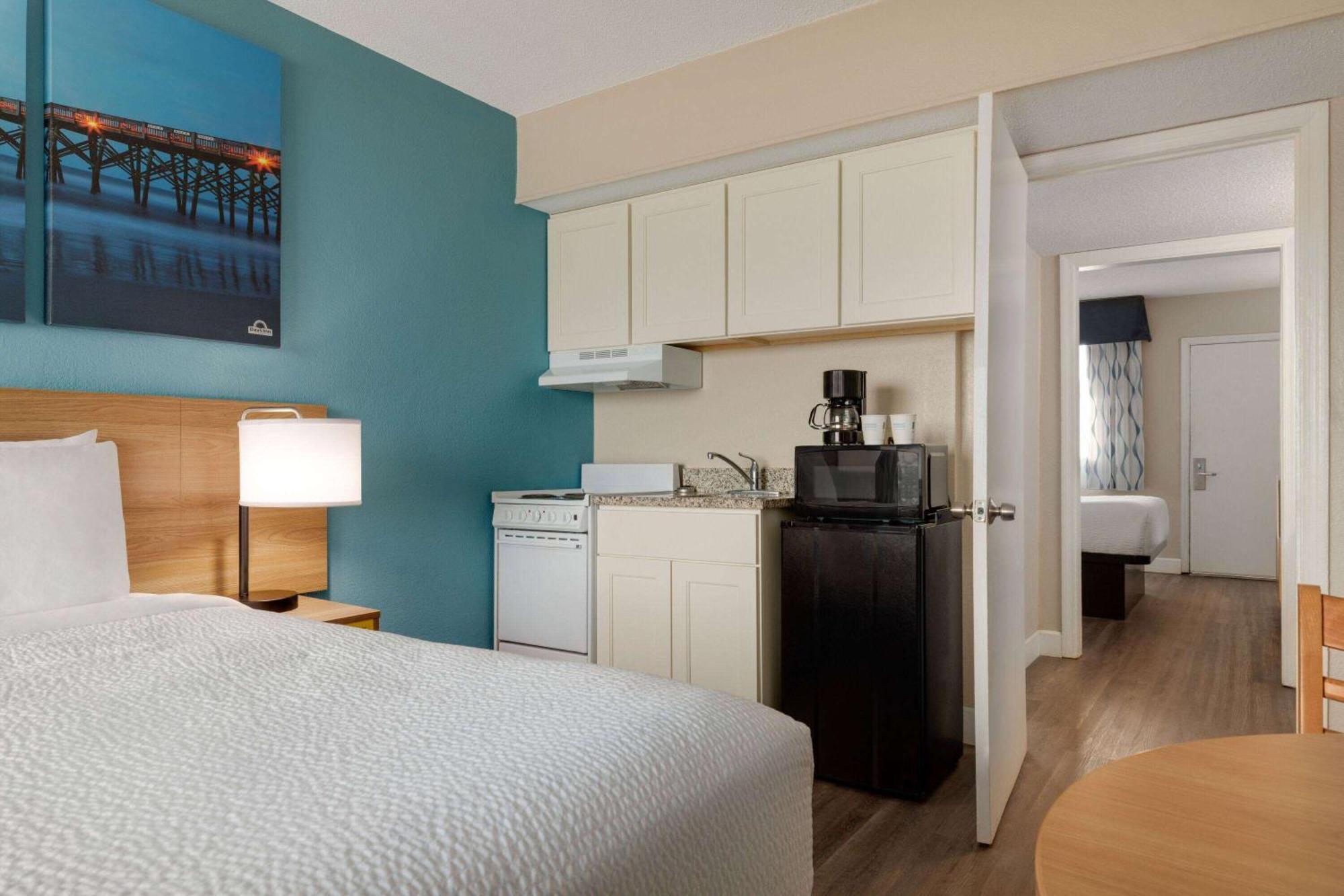 Days Inn By Wyndham Myrtle Beach-Beach Front Екстериор снимка