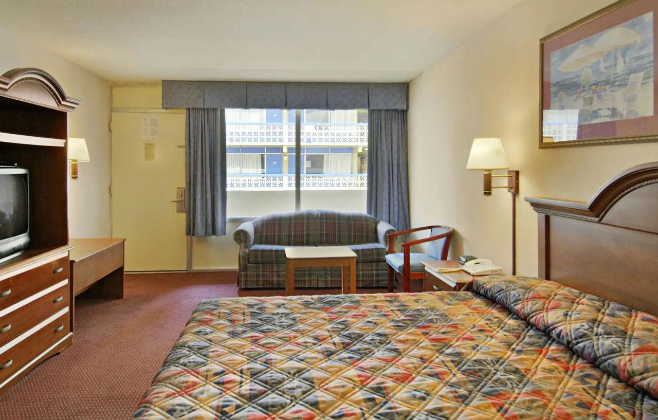 Days Inn By Wyndham Myrtle Beach-Beach Front Екстериор снимка